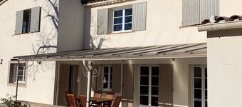 Villa Confortable Avec Piscine Privée, Climatisation, Grande Terrasse