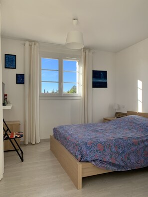 3 bedrooms, iron/ironing board, free WiFi - Villa Confortable Avec Piscine Privée, Climatisation, Grande Terrasse (LORGUES)