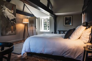 Klassieke tweepersoonskamer | Luxe beddengoed, individueel gedecoreerd, individueel gemeubileerd
