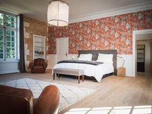 Elite tweepersoonskamer | Luxe beddengoed, individueel gedecoreerd, individueel gemeubileerd