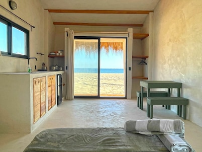 Casita H- a little house by the sea