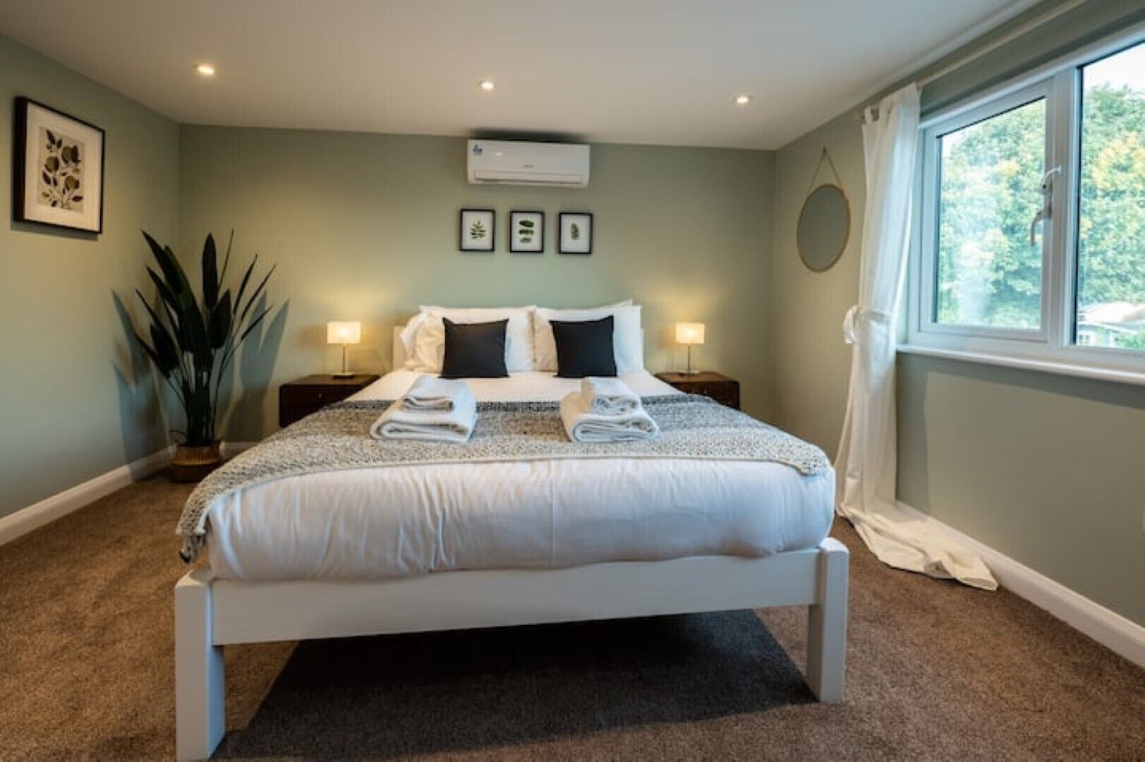 7 bedrooms, iron/ironing board, free WiFi, bed sheets