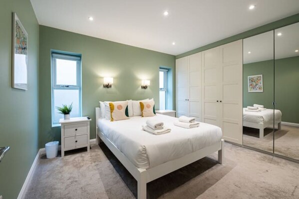 7 bedrooms, iron/ironing board, free WiFi, bed sheets