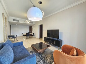 Economy Apartment | Living area