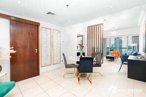 Basic Apartment | Living area - Vacay Lettings - 8 Boulevard Walk (Dubai)