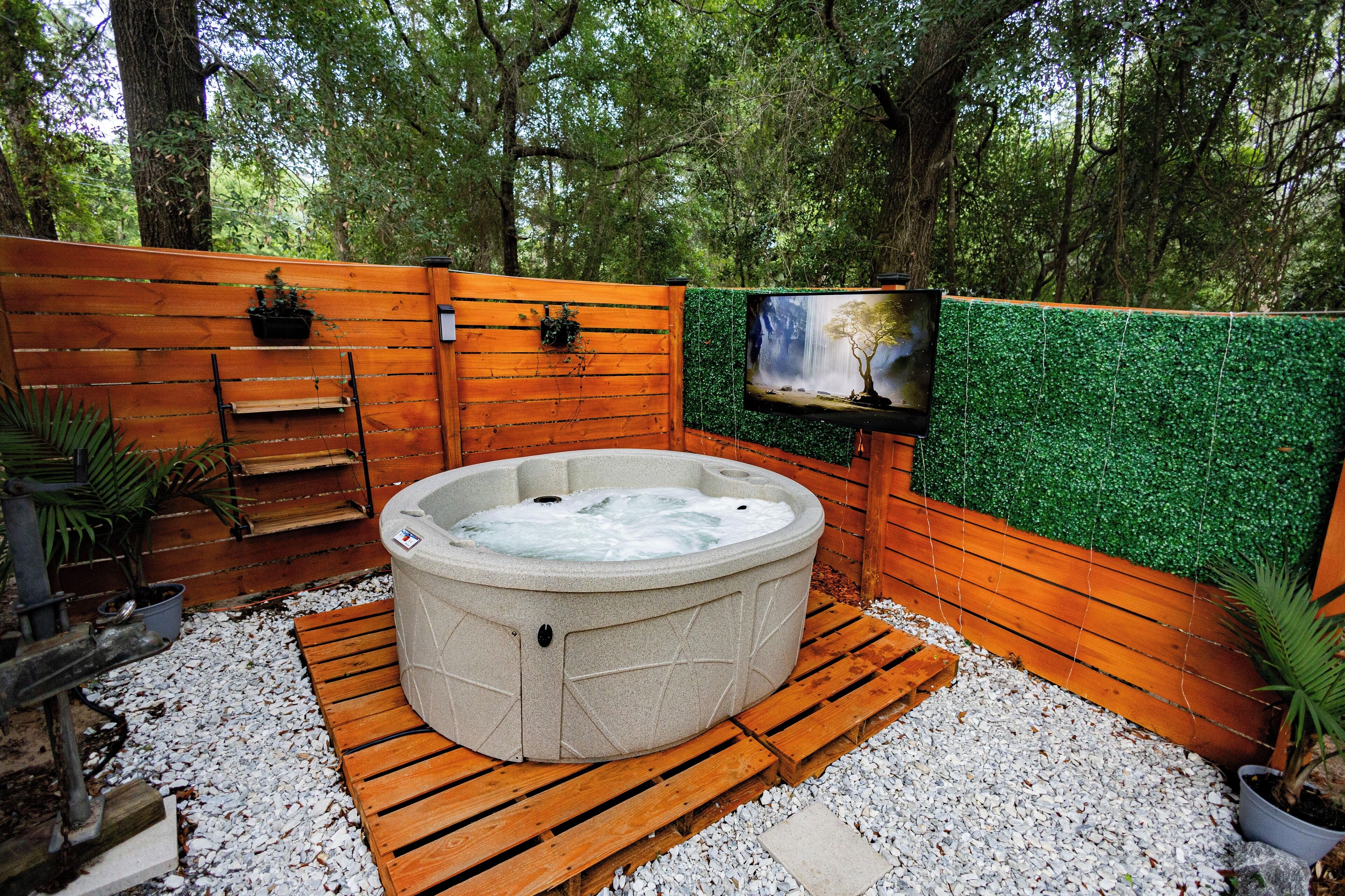 Bañera de hidromasaje al aire libre