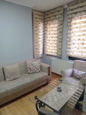 Exclusive Quadruple Room | Living area - Taksim City Suite (Istanbul)