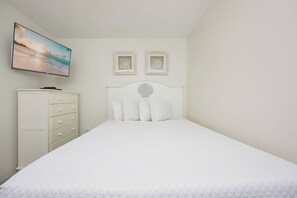 3 bedrooms, iron/ironing board, free WiFi, bed sheets - Lovely Gulf Front 2 Bedroom Condo - Ocean House 2202 (Gulf Shores)