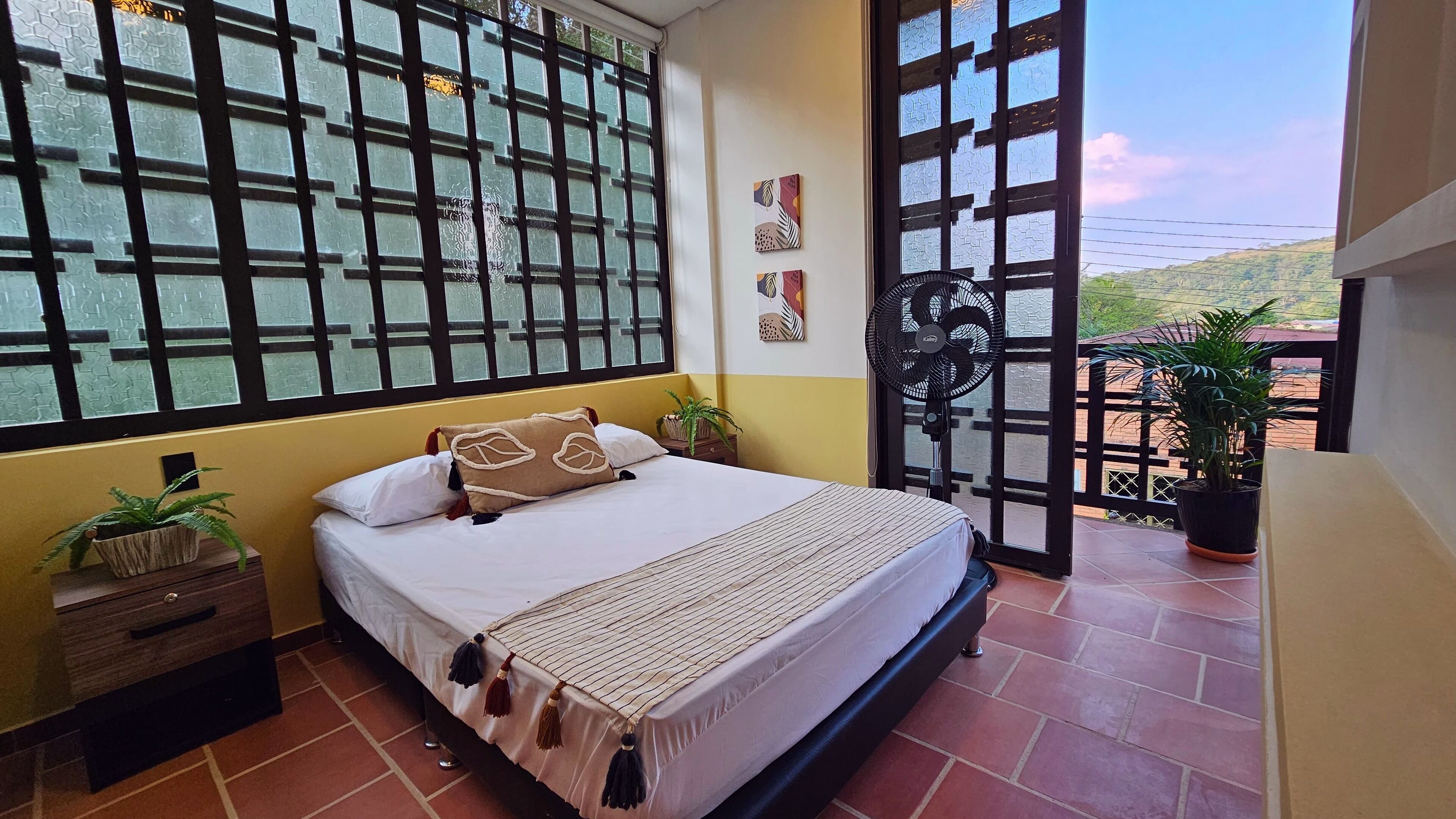 4 bedrooms, WiFi, bed sheets