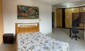 Apartamento clássico | 3 quartos, Wi-Fi de cortesia