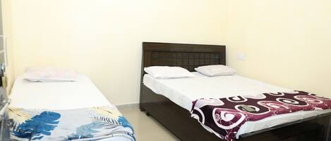 2 bedrooms, WiFi, bed sheets