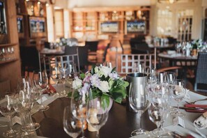Dining - Vinauberge, Loft Muscat in former wine cellar with terrace next to Canal du Midi (Poilhes)