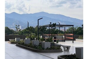 Property grounds - NEW LISTING! Urban Oasis: Luxury Apartment in Medellin. (Medellín)