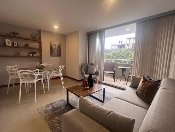 Smart TV - NEW LISTING! Come and live at one enchanted place in Castropol, Medellin. (Medellín)