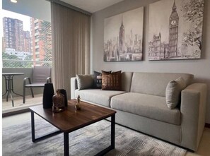 Smart TV - NEW LISTING! Come and live at one enchanted place in Castropol, Medellin. (Medellín)