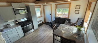 Peaceful Acres Cabin 6 - Birch Hideaway