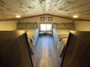 2 bedrooms, desk, free WiFi, bed sheets