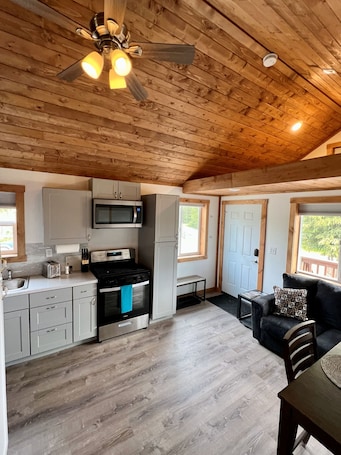Fridge, microwave, oven, stovetop. Peaceful Acres Cabin 6 - Birch Hideaway