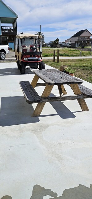 Outdoor dining - Covered RV Space @ Crystal Beach Texas!
Walking distance to the Beach! 
 (Bolivar Peninsula)