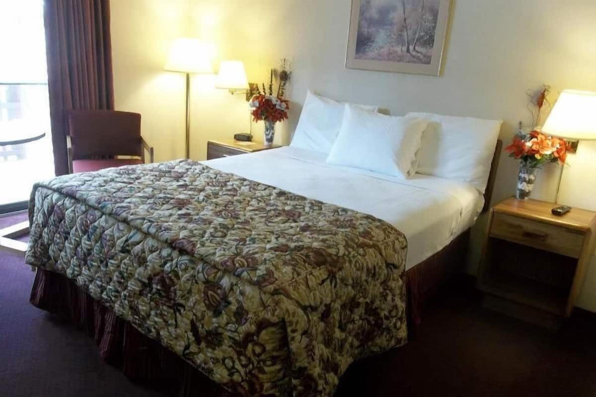 1 bedroom, desk, free WiFi, bed sheets