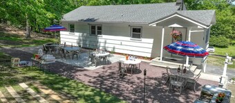 Spacious Westtown Home, Firepit, Up to 10 Guest