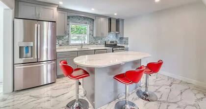 Spacious Westtown Home, Firepit, Up to 10 Guest