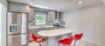 Spacious Westtown Home, Firepit, Up to 10 Guest