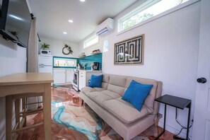 テレビ、書斎 / ワークスペース