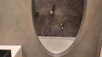 Basic-Zimmer, Gemeinschaftsbad | Badezimmer