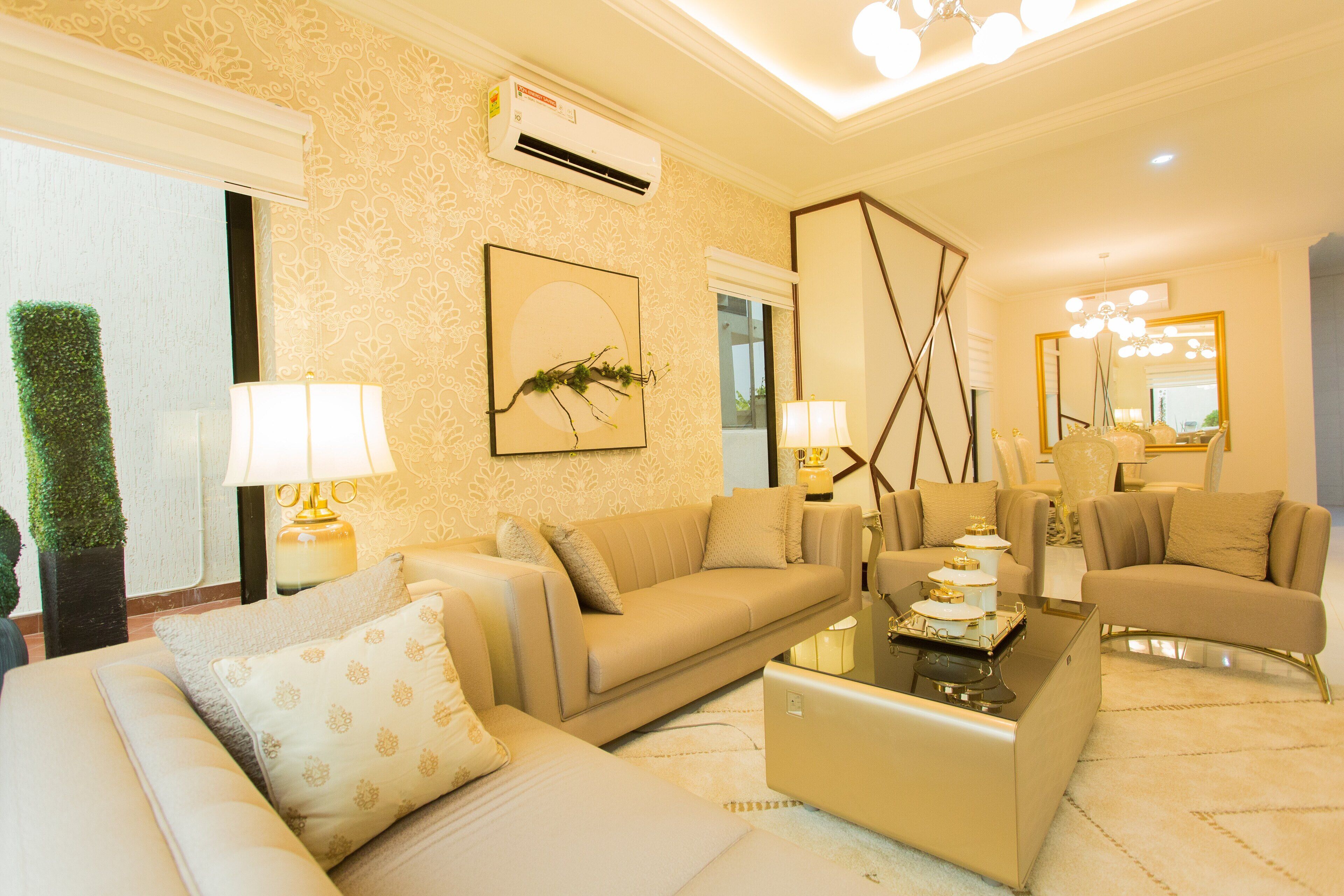 디지털 채널 시청이 가능한 75인치 스마트 TV