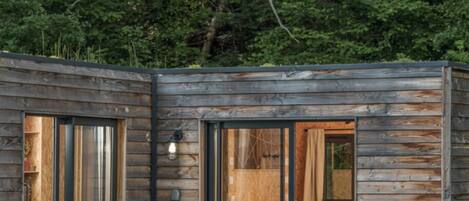 تناول الطعام بالخارج