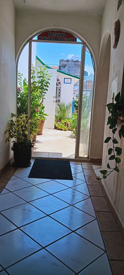 Alexandross Hostel BnB