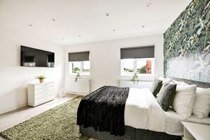 1 chambre, bureau, fer et planche à repasser, Wi-Fi