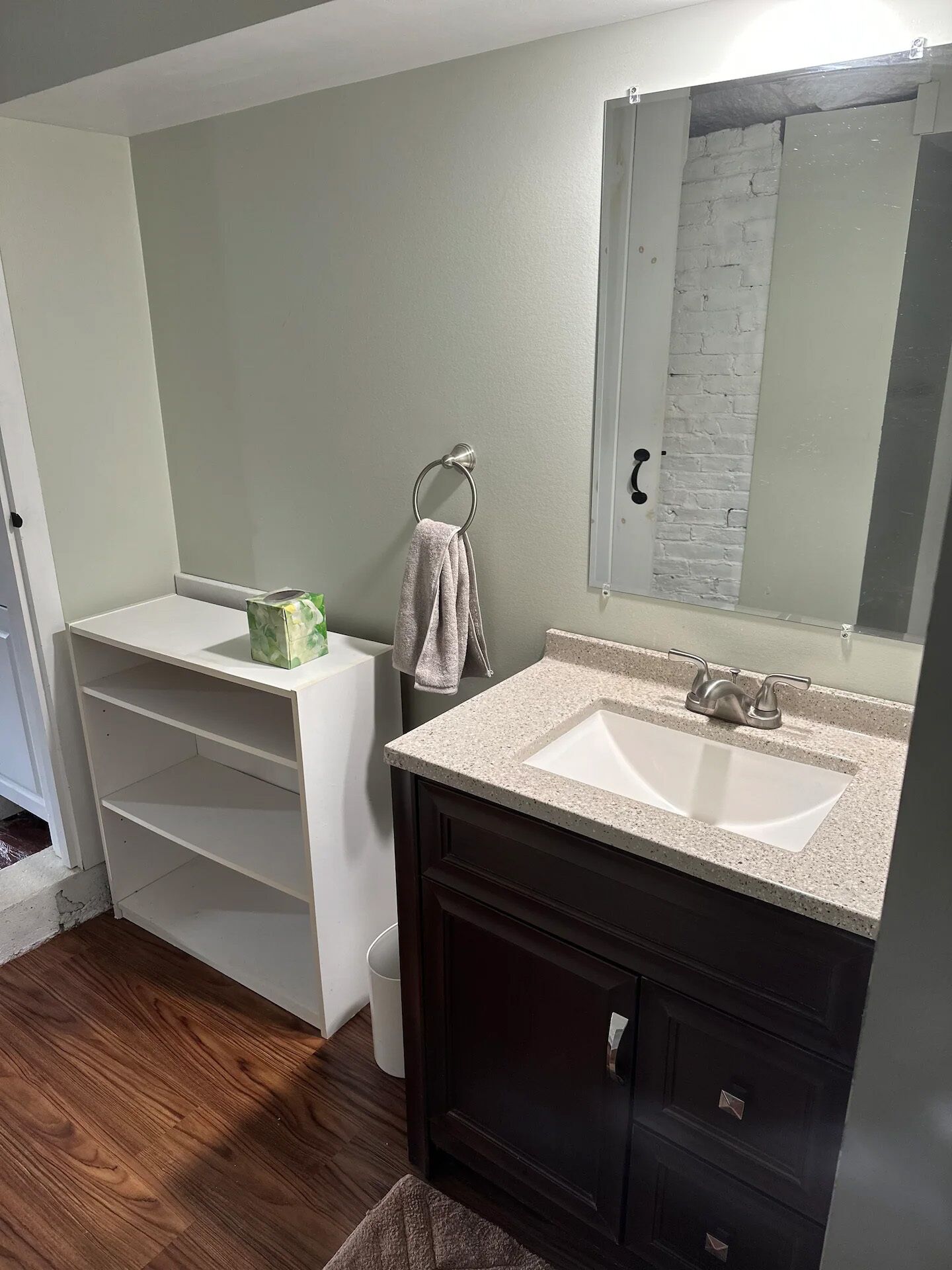 吹风机、毛巾、肥皂、卫生纸