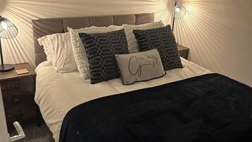 Apartment | 1 bedroom, iron/ironing board, free WiFi, bed sheets