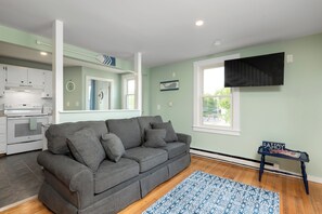 Smart TV - Tranquil 3BR - Ocean View Condo 4 Min to OOB Pier (Old Orchard Beach)