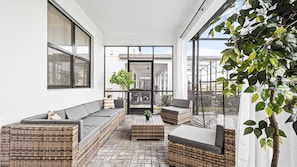 Hus - flere senge - adgang til pool - udsigt til pool (2903FS SL) | Terrasse/gårdhave