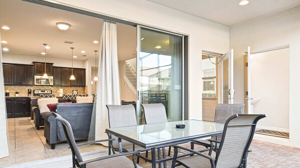 House, Multiple Beds, Pool Access, Pool View (2007MD WAW) | Dining