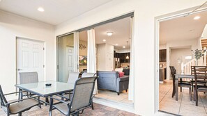 House, Multiple Beds, Pool Access, Pool View (2007MD WAW) | Dining