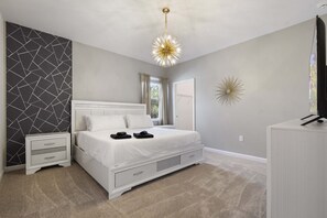 Hus - flere senge - adgang til pool - udsigt til pool (294MB BV) | 12 soveværelser, individuelt design, individuel indretning, sengetøj