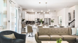 Hus - flere senge - adgang til pool - udsigt til pool (2916SS_W 20230901 SL) | Interiør