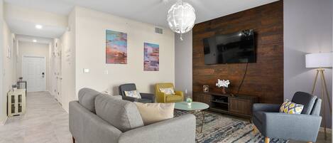 House, Multiple Beds, Patio (3121PC SL) | Living area