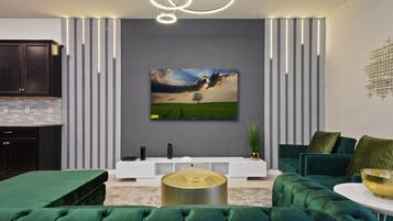 House, Multiple Beds, Pool Access, Pool View (4229LA WIR) | Living area