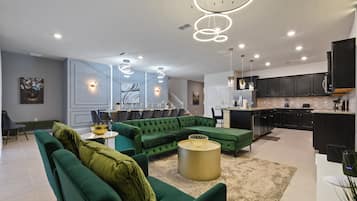 House, Multiple Beds, Pool Access, Pool View (4229LA WIR) | Living area