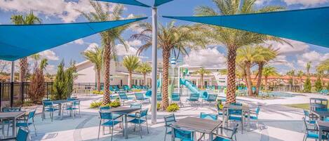 تناول الطعام بالخارج