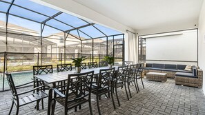 House, Multiple Beds, Pool Access, Pool View (4421KR WIR) | Dining