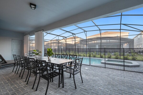 Hus - flera sängar - tillgång till pool - utsikt mot poolen (4417KR WIR) | Restaurang utomhus