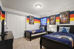 House, Multiple Beds, Pool Access, Pool View (8888BC WAW) | 8 bedrooms, individually decorated, individually furnished, bed sheets
