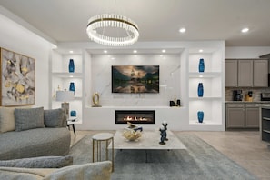 House, Multiple Beds, Pool Access, Pool View (4173LA WIR) | Living area