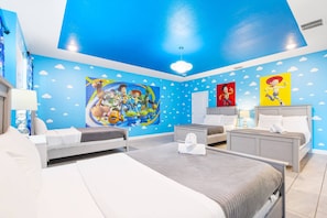 Casa, várias camas, acesso à piscina, vista para a piscina (4550NL SL) | 9 quartos, individualmente decorados, individualmente mobiliados